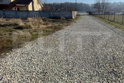 Teren de 2450 mp, în Debarcader - 1