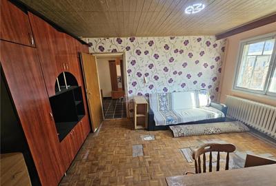 Apartament cu 2 camere semidecomandat în Micro I - 15