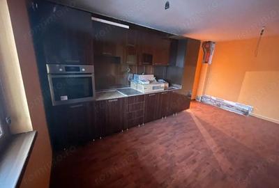 Vanzare apartament 3 camere, situat in Rovinari, Aleea Mesteacanului - 3