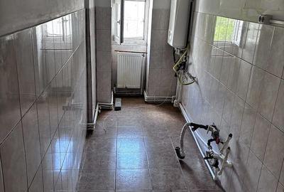 Garsonieră nedecomandată în Broșteni - 1