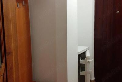 Garsonieră semidecomandată în Democrației - 2