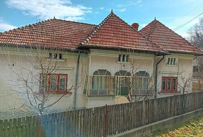 Casă cu 6 camere în Căprioru - 8
