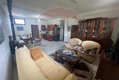Casă cu 7 camere cu Canalizare în Dobrinești - 15
