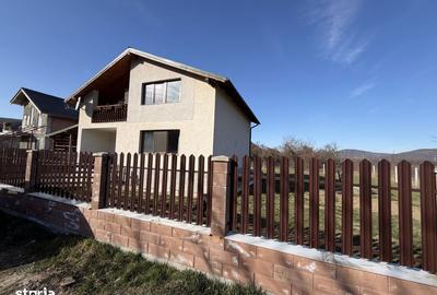 Casă cu 4 camere în Șomcutu Mic