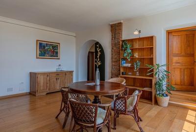 Casă cu 5 camere cu Teren 1600 Mp în Cincu - 1