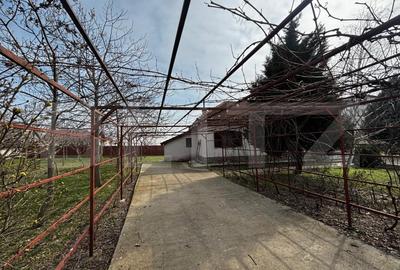 Casă individuală cu 2 camere cu Canalizare în Exterior Est - 2