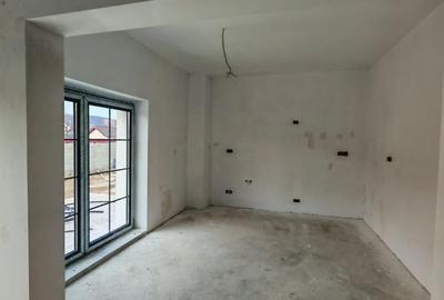 Casă individuală cu 5 camere cu Canalizare în Central - 11