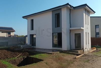 Casă individuală cu 4 camere cu Canalizare în Central - 13