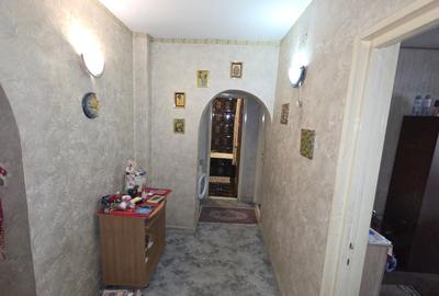 Pod Butelii,3 camere,70 mp,etaj 2/4,balcon mare. Pod Butelii,3 camere,70 mp,etaj 2/4,balcon mare. - 3