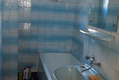 Ghencea (Garleni) sect. 6, apartament 2 camere , bloc 1983, 3/10, 94000 Euro. - 7