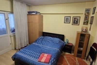 Apartament cu 3 camere decomandat în Galata