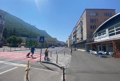 Spatiu comercial de inchiriat Piata Teatrului 3 - 4