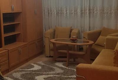 Apartament central, decomandat cu 2 camere - 1