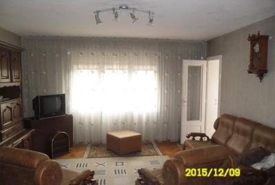 Apartament cu 4 camere semidecomandat în Intim - 3