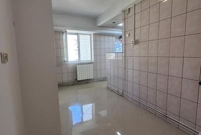 Apartament cu 4 camere decomandat în Decebal - 2