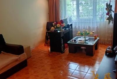 Bd. Basarabia - 3 cam, suprf. 69 mp, decom, mob/util,bloc reabilitat - 4