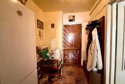 Apartament cu 2 camere semidecomandat, mobilat în Circumvalațiunii - 8
