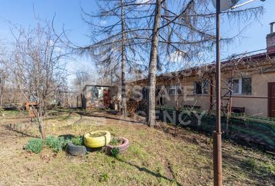 Casă cu 7 camere cu Canalizare în Parcul Carol - 4