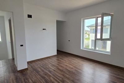 Casă cu 4 camere cu Teren 400 Mp în Domnești - 2