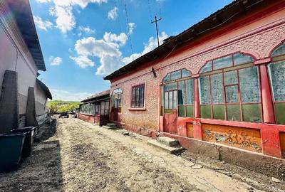 Casă cu 6 camere cu Teren 500 Mp în Izvoarele - 1