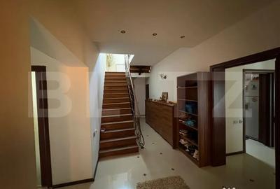 Casă cu 7 camere cu Teren 820 Mp în Păulești - 12