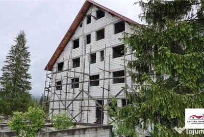 Casă cu 25 camere cu Teren 2000 Mp în Toplița - 1