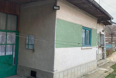 Casă cu 4 camere în Teișani - 3