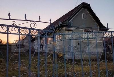 Casă cu 2 camere cu Teren 1330 Mp în Câmpia Turzii