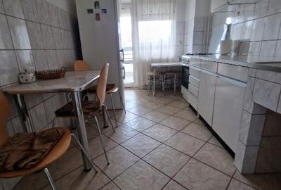 Apartament cu 3 camere decomandat în Central - 2