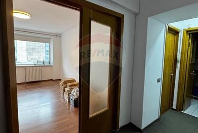 Apartament cu 4 camere/birou de inchiriat Piata Victoriei - 14