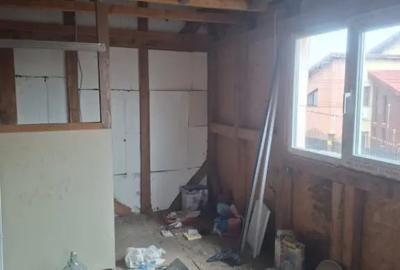 Casă cu 5 camere cu Teren 132 Mp în Central