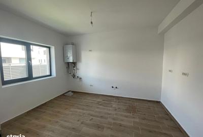 Casă cu 5 camere cu Teren 250 Mp în Central - 1