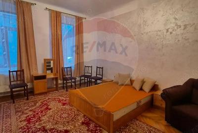 Casa cu 3 camere de vanzare in zona Centrala - 7