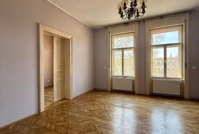 Apartament cu 5 camere decomandat în Sinaia - 1