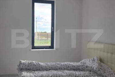 Casă cu 4 camere cu Teren 750 Mp în Păulești - 1