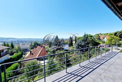 Apartament cu 4 camere semidecomandat, mobilat în Gruia - 2