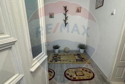 Casă cu 7 camere cu Canalizare în Central - 14