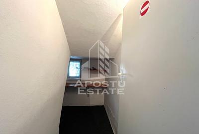 Casa cu 5 camere, 2 bai, pretabila pentru birouri. Girocului - 8