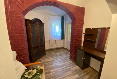 Apartament cu 2 camere semidecomandat, mobilat în Sub Arini - 3