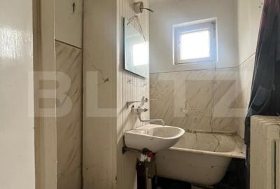 Apartament cu 3 camere, renovabil, zona Micro 3 - 6