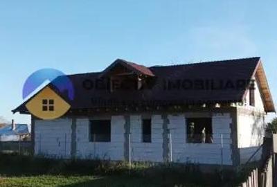 Casa + teren 2335 mp de vanzare comuna Bodesti - 2