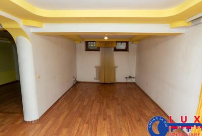 Casă cu 4 camere cu Teren 110 Mp în Central - 11