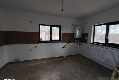 Casă cu 4 camere în Bucium - 3