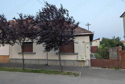 Casa 4 cam., teren 788 mp, str Argesului - 4