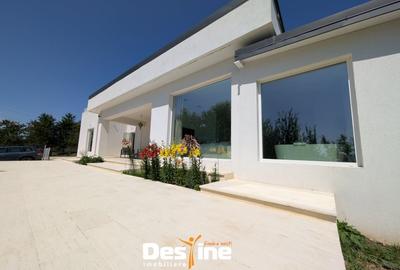Comision 0% - Casa sustenabila 240 mp cu design futurist, in natura - 2