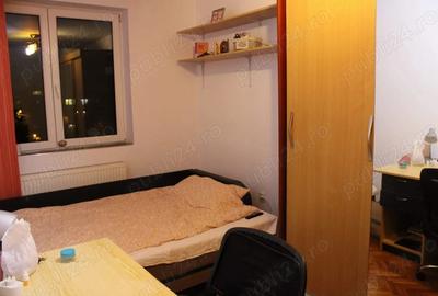 Studenta caut doar colega intr-un ap de 2 camere mobilat si utilat. - 2