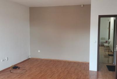 Spațiu comercial, de 27 mp, în Semicentral - 6