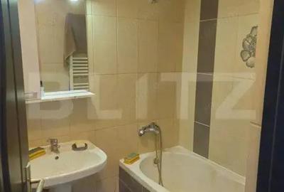 Apartament de vanzare, cu 2 camere, 33 mp, zona Piata 1 Mai - 11