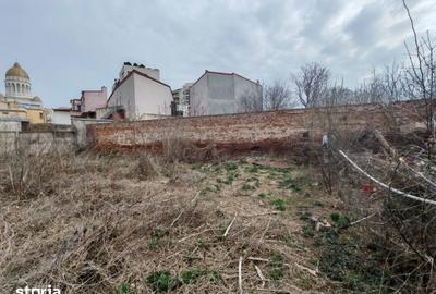 Teren de 407 mp, în Central