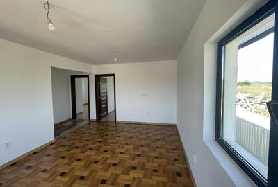 Casă individuală cu 3 camere cu Canalizare în Clinceni - 9